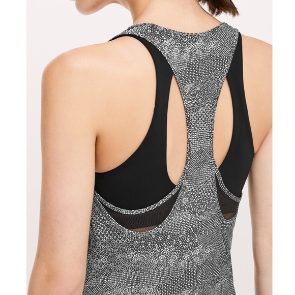 💫LULULEMON 💫CROSS CONDITIONING 2-in-1 TANK - Picture 2 of 5